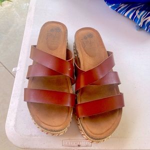 Jellypop Women's Lanza Platform sandal size 8M